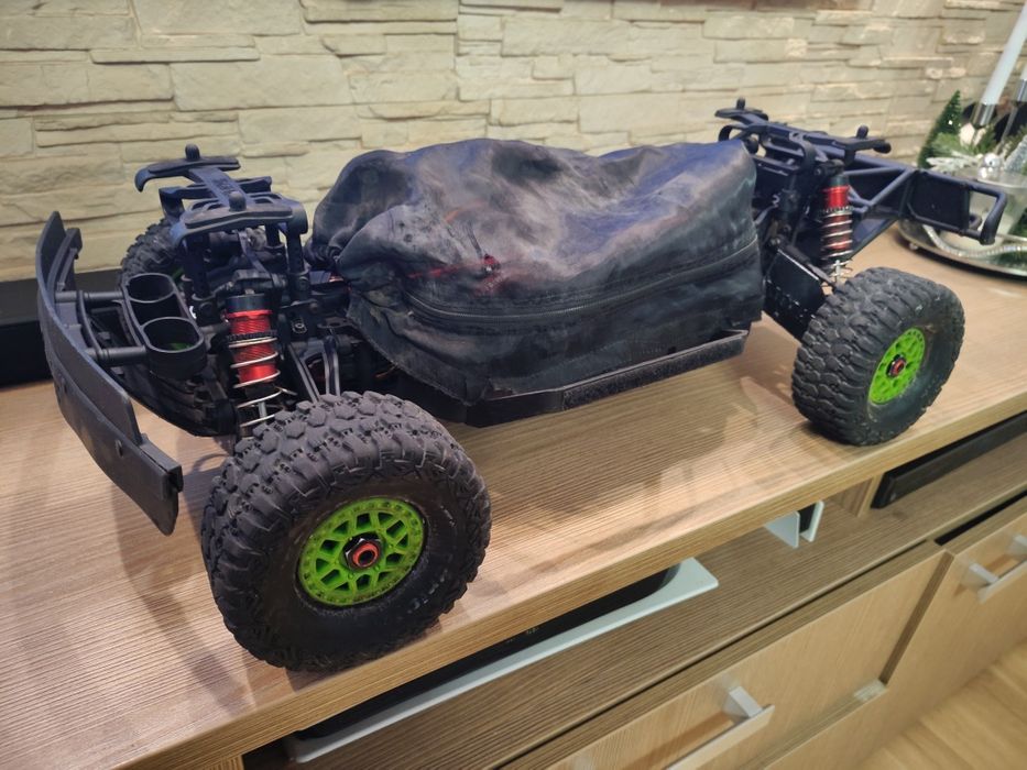 Model RC Arrma mojave 6s 1:7  upgrade