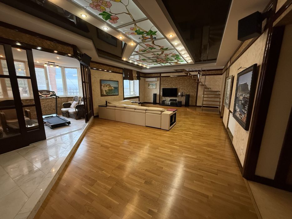 Аренда крупногабаритной 3-ки Сухой фонтан