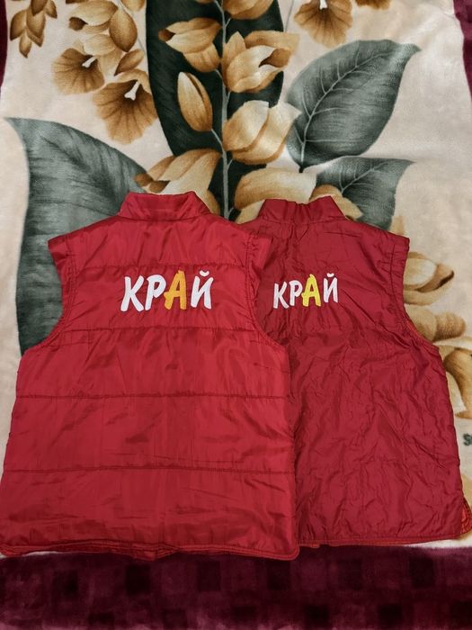 Продам жилетки 2 шт.