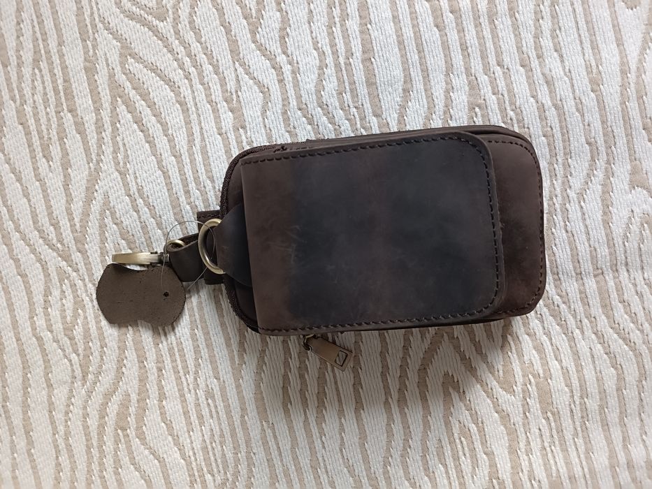 Bolsa de cintura em couro