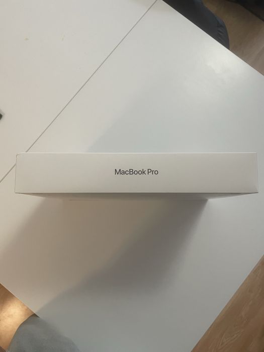 MacBook Pro M5 512GB Novo Selado