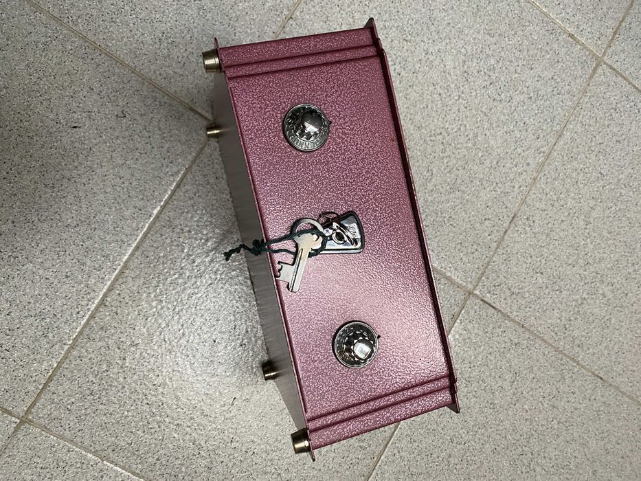 Cofre de metal de código