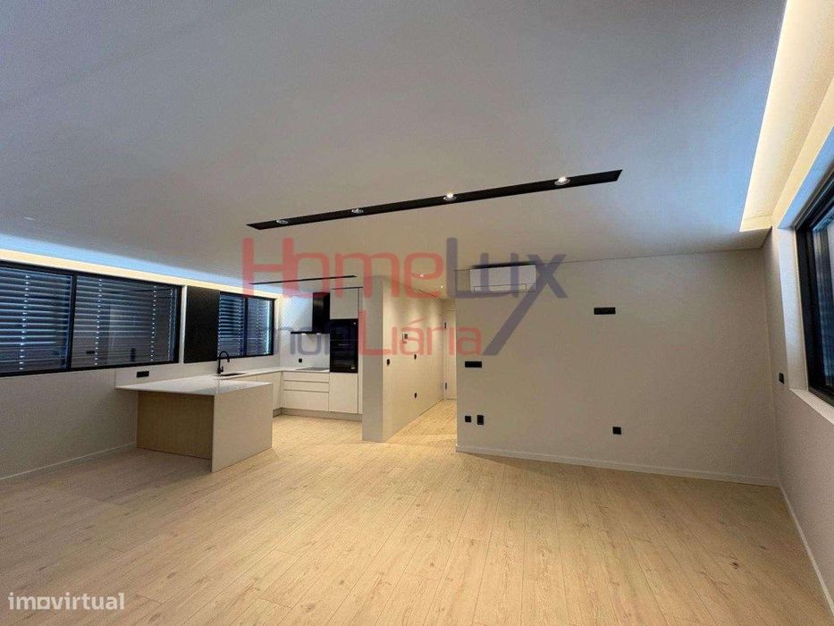 Apartamento T1 no Edifício Bismark em Gondomar — Gondomar (São Cosme), Valbom E Jovim, Porto