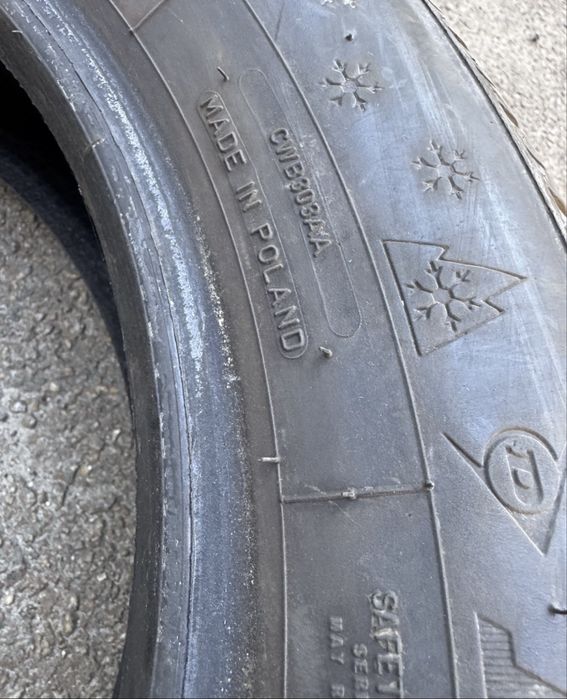 Резина r15 185/65 Dunlop зима