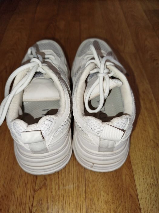 Кросівки бежеві  stilli