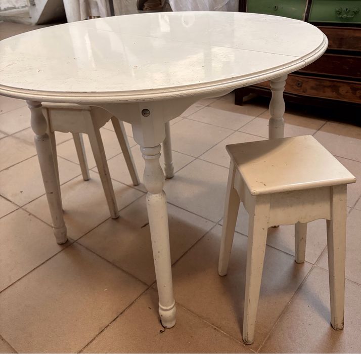 Conjunto mesa extensivel com bancos