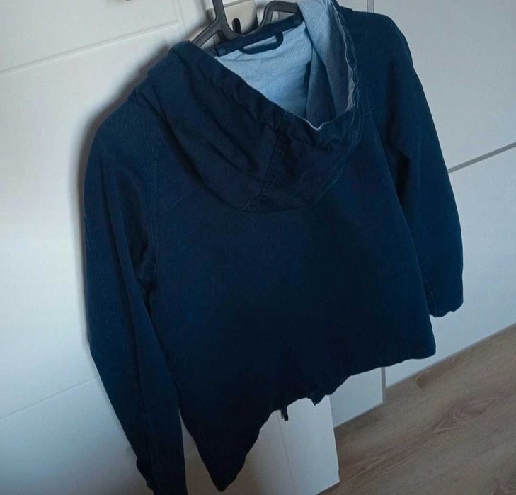 Granatowa kurtka wiosenna