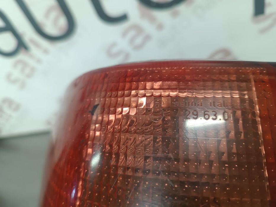 Farolim Esquerdo AUDI 80 B3 três volumes - 8A9945095