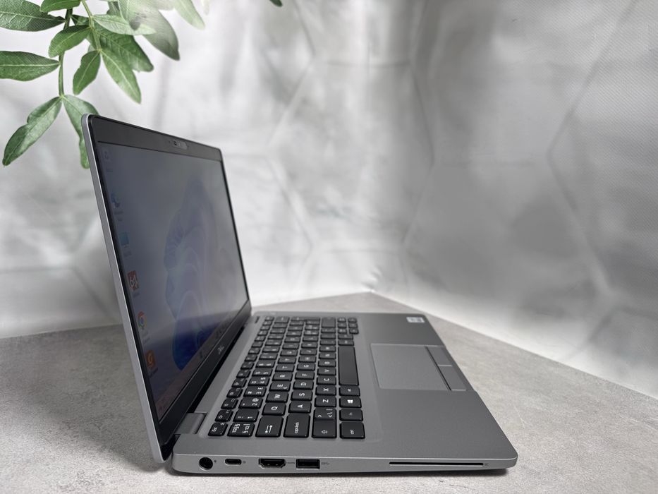 Ноутбук Dell Latitude 5310 / i5-10210U / 8GB / SSD 256GB / 13.3" FHD IPS / Windows 11 Pro