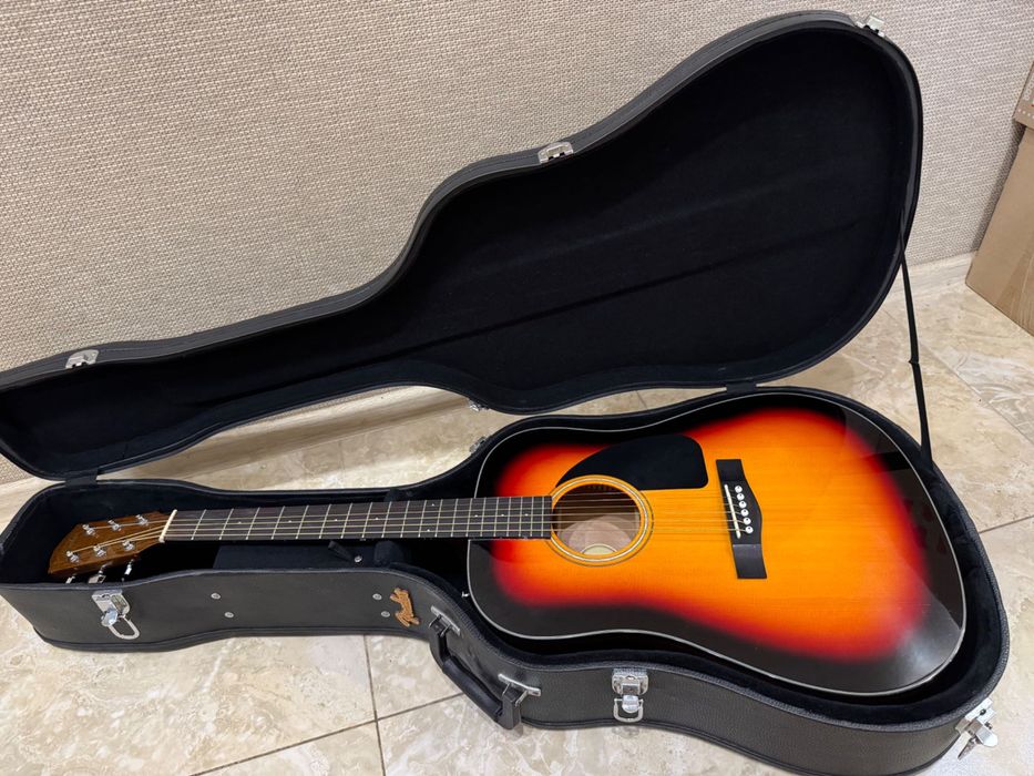 Гитара акустическая Fender CD-60 с кейсом