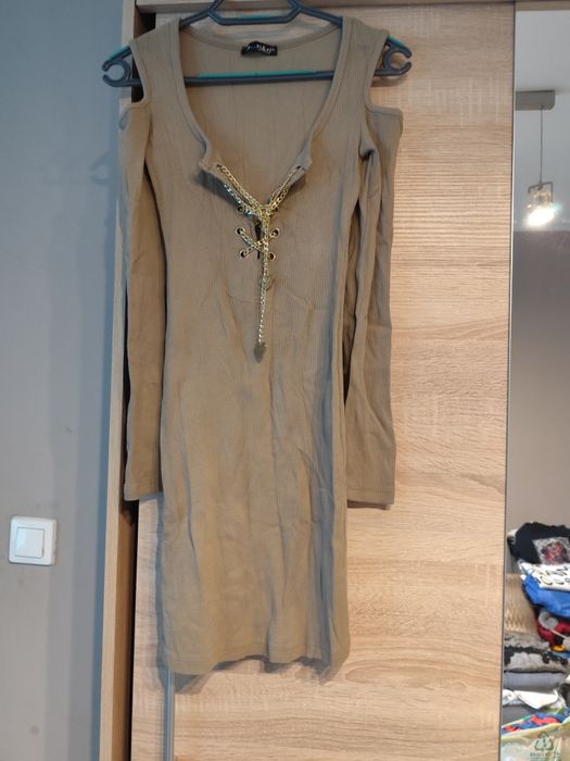 Sexi super sukienka khaki s/m/l ze złotym łańcuszkiem