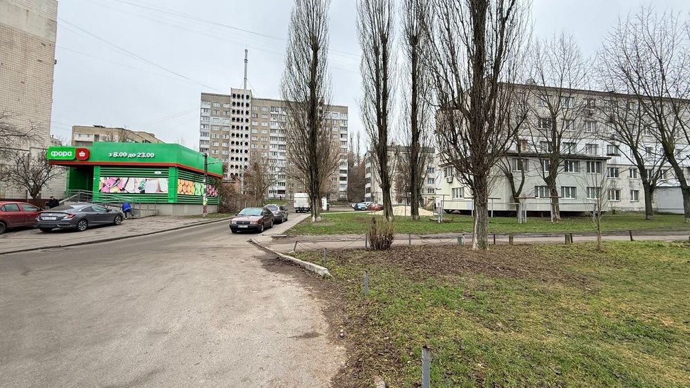 Продаж Фасад! Перший Поверх! Науки 86! Голосіївській Район! 995$ за м²