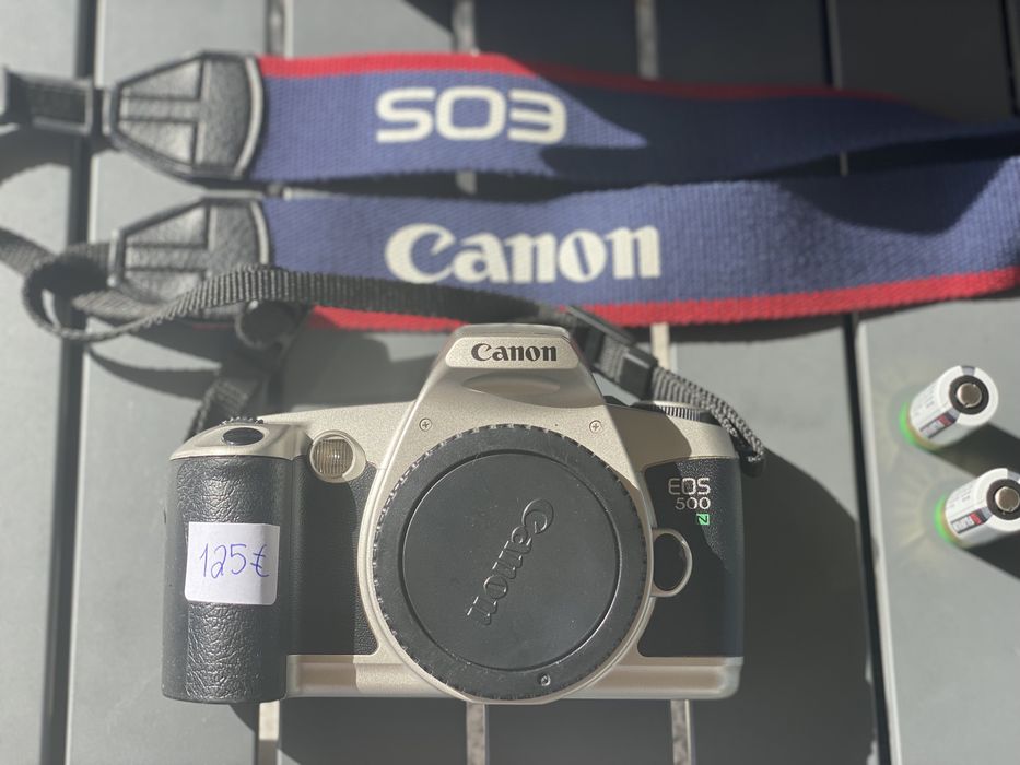 Máquina fotográfica Canon EOS 500 N com bolsa