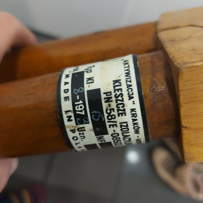 Kleszcze izolacyjne  design