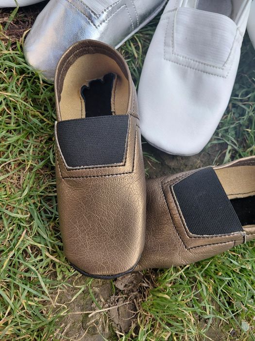 Білі чорні срібні чешки з 13см по 25см 16/16,5/17/17,5/18/19см шкіра