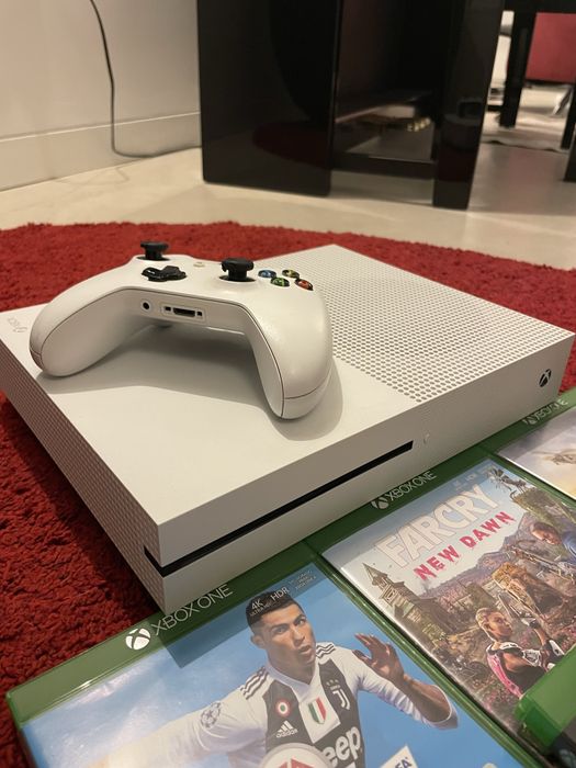 XBOX ONE S 500GB com vários Jogos