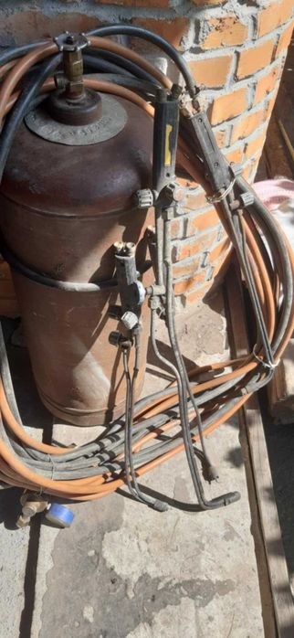 Два газових різака в комплекті
