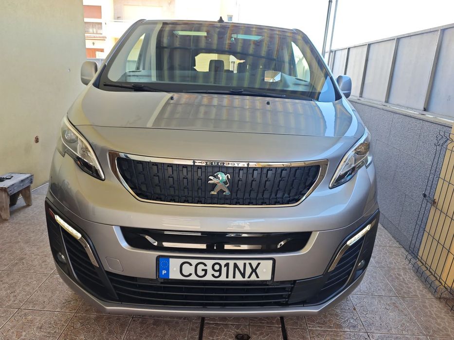 Peugeot e-Traveller L3 (50kWh) Business VIP