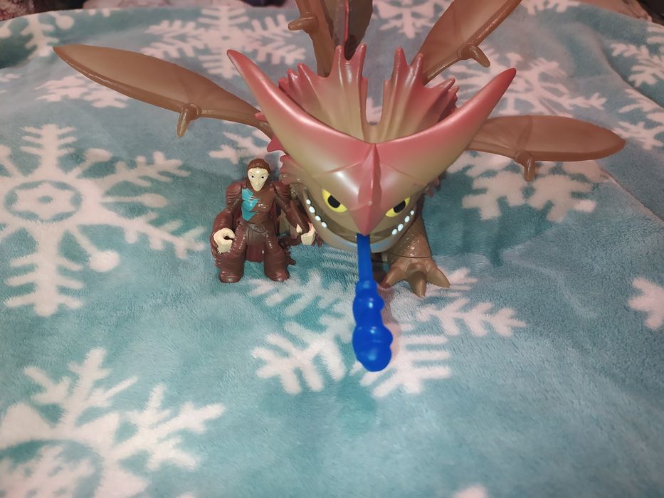 Дракон Грозокрил і Валка