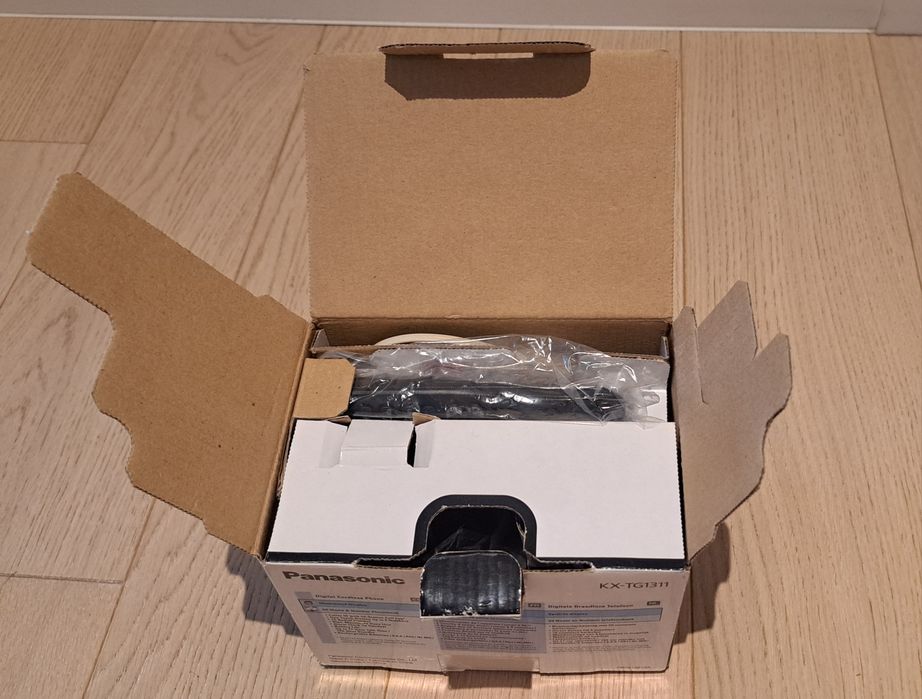 Telefon stacjonarny PANASONIC KX-TG1311