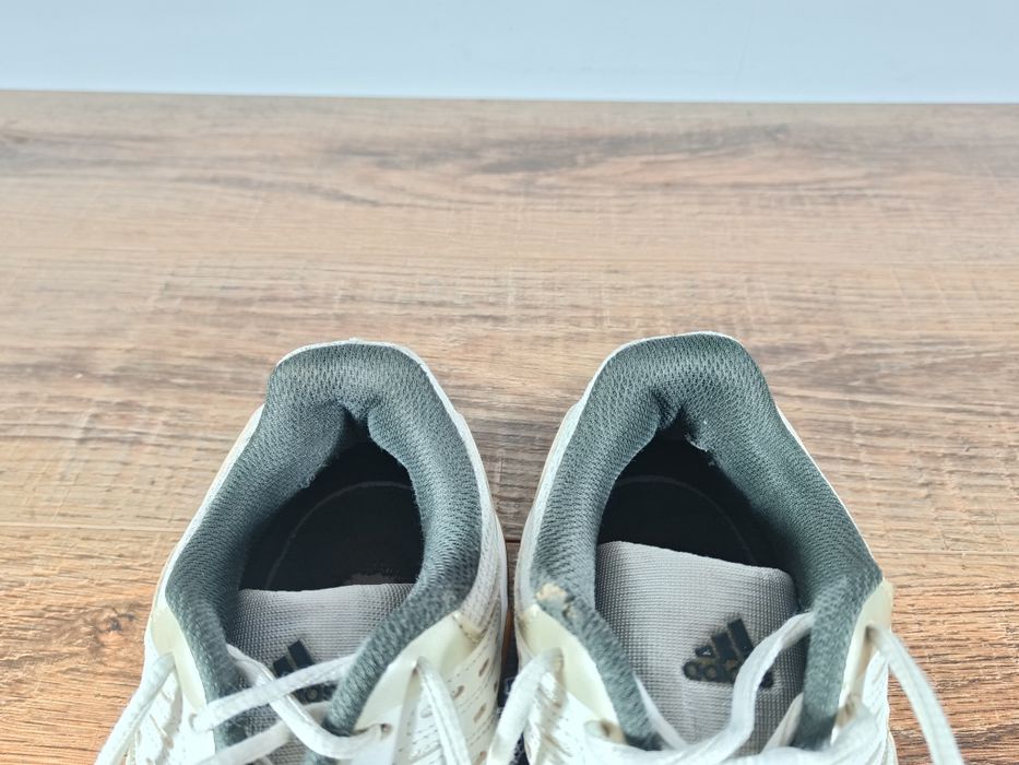 Кросівки Adidas Essence