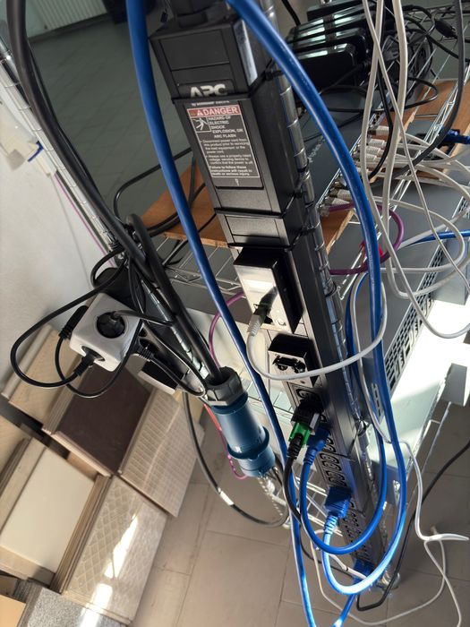 APC Easy Rack PDU, Metered "EPDU1132M"64751238475138121