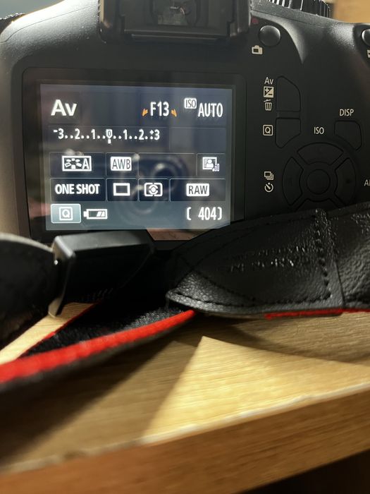 Терміново!!! Продам фотоапарат canon 4000d в хоршому стані!