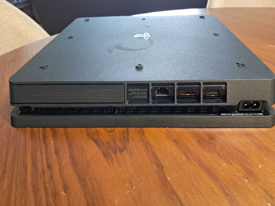 PlayStation 4 | PS4 Slim 500GB Preto
