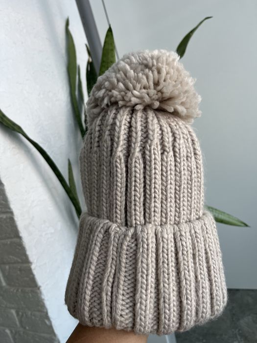 Стильна шапка ugg