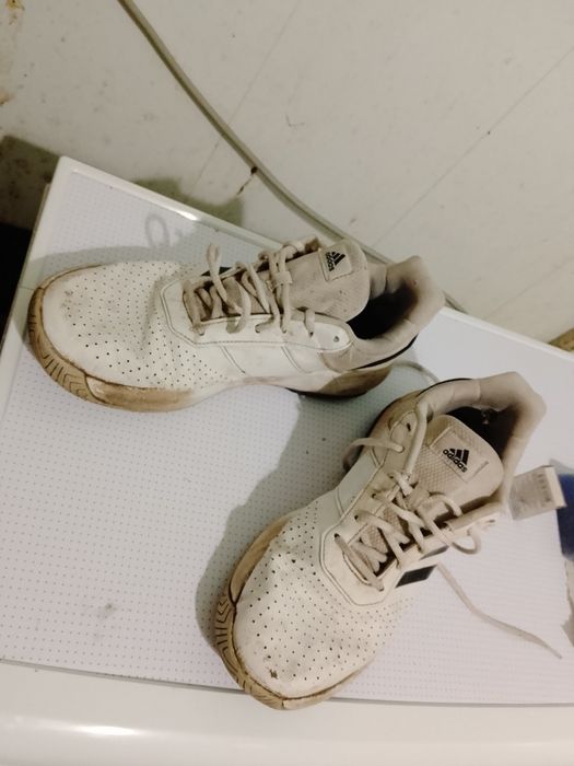 Кроссовки adidas 43размер ОРИГИНАЛ