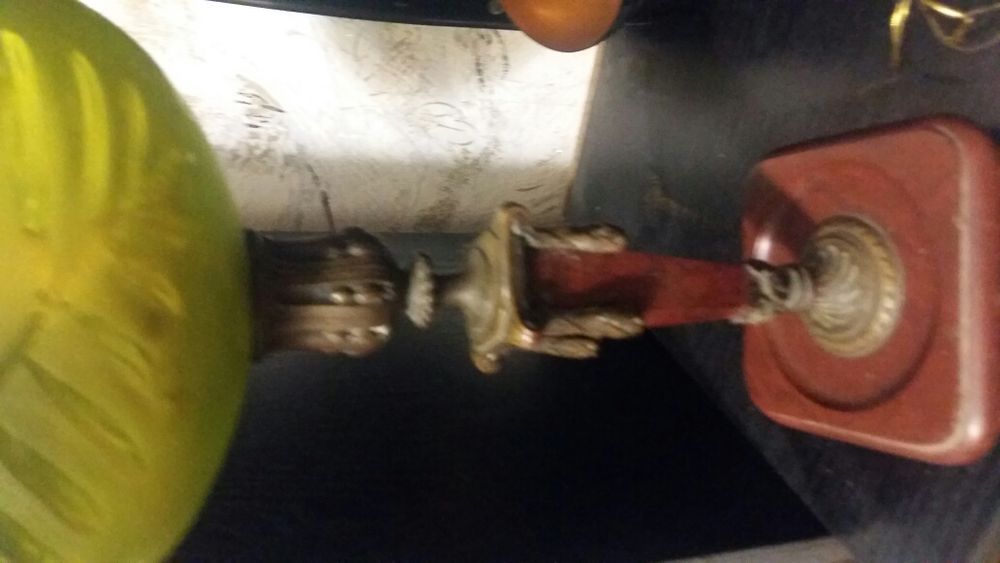 Старая керосиновая лампа