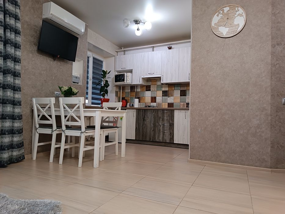 Квартира в Центрі Люкс 2х кімн. Перемоги 103