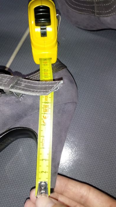 Buty szare 38 na obcasie