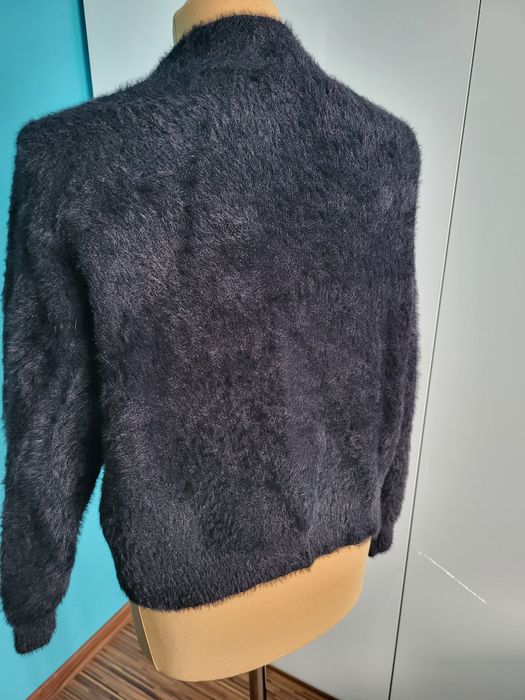 Nowy rozpinany gruby elegancki sweterek