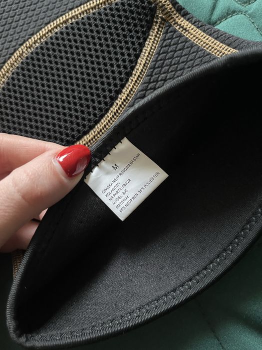 Opaska stabilizator neoprenowa na staw kolanowy kolano M