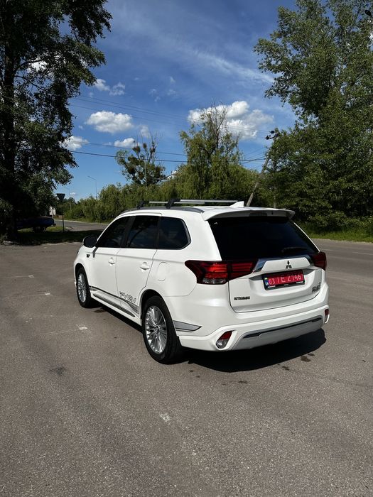 Mitsubishi Outlander PHEV 2019
