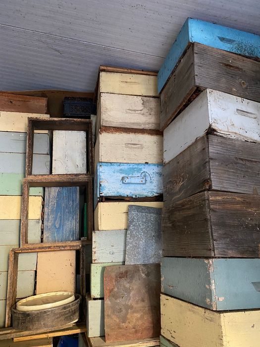Beehives, Complete with Frames64861535552131122