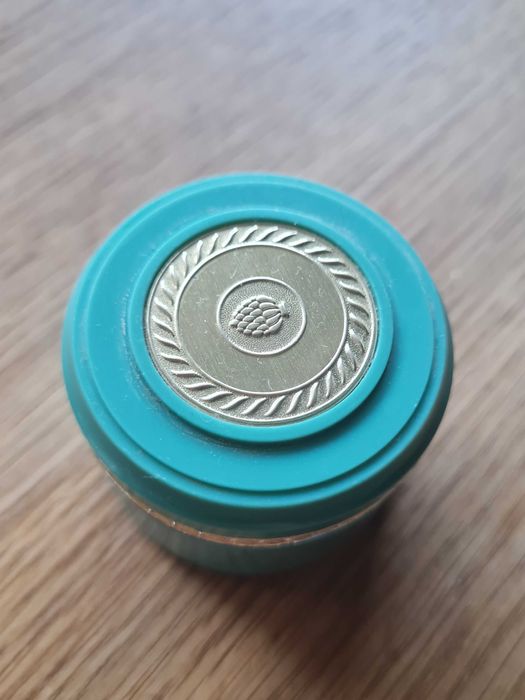 Puste pudełko po kremie Avon