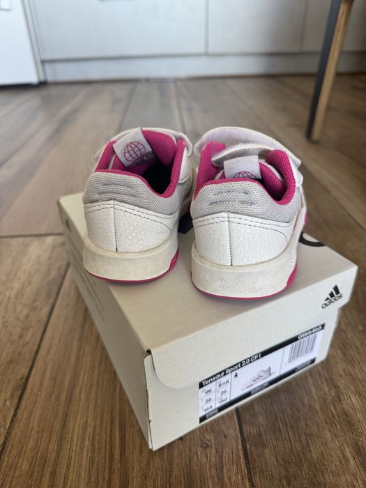 Кросівки adidas 26 розмір для дівчинки