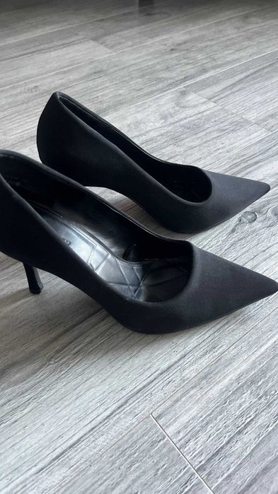 Buty damskie na obcasie