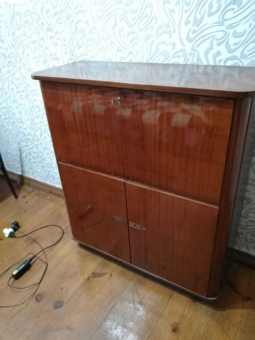 Сдам комнату с хозяйкой одному некурящему молодому человеку