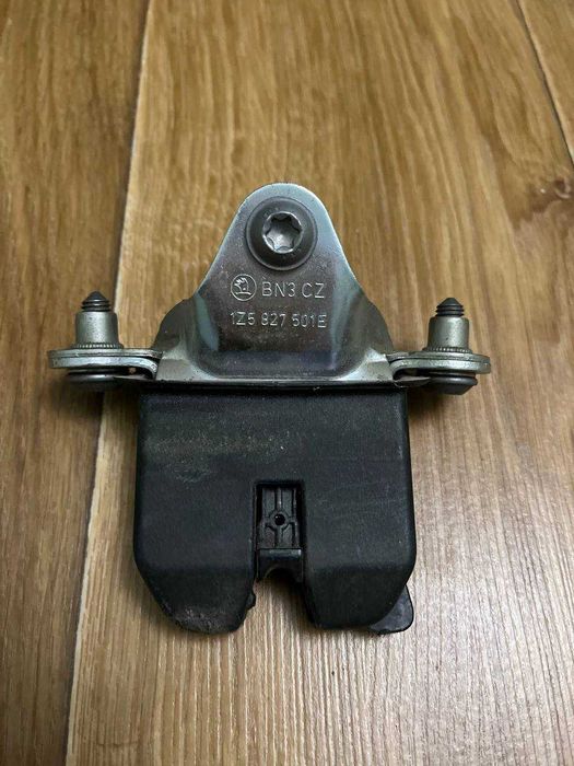 Замок багажника для Skoda Octavia A5