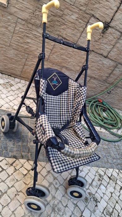 Carro para bebé  da chicco da para deitar usado