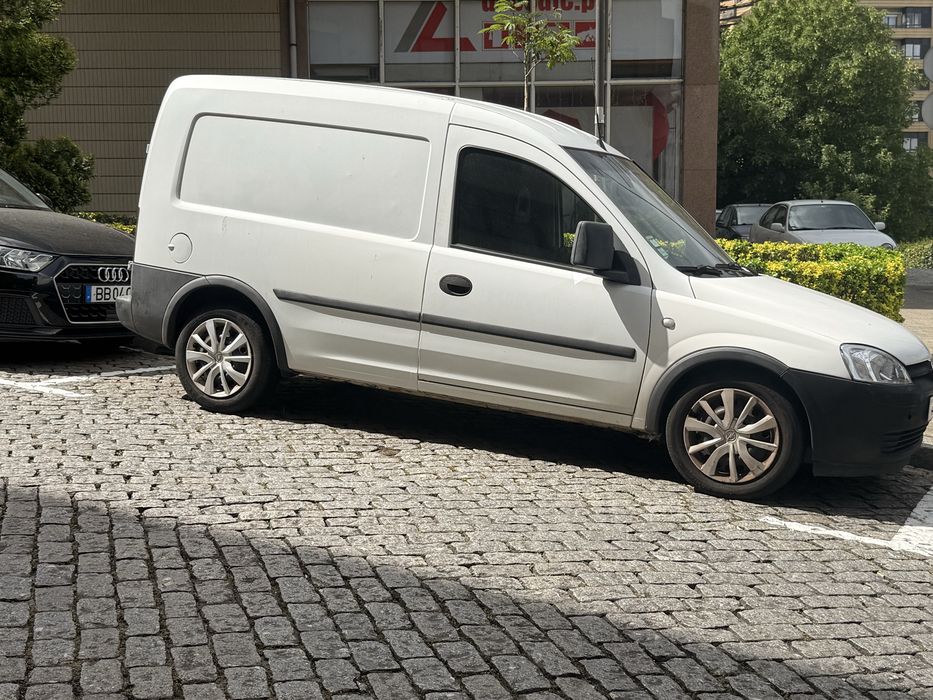 Opel combo 2002 em boas condicoes