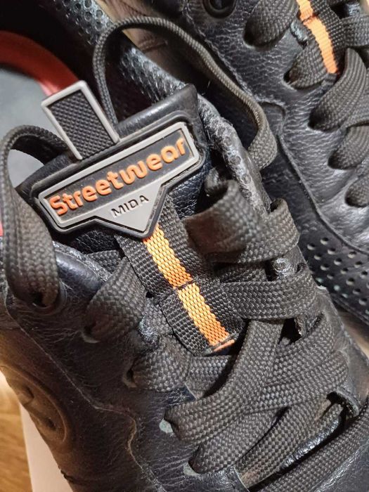 Продам кросівки Мida