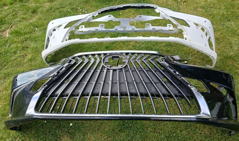 Zderzak przedni przod LEXUS ES 18-