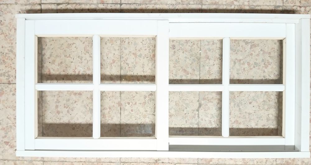 Janela em alumínio branco