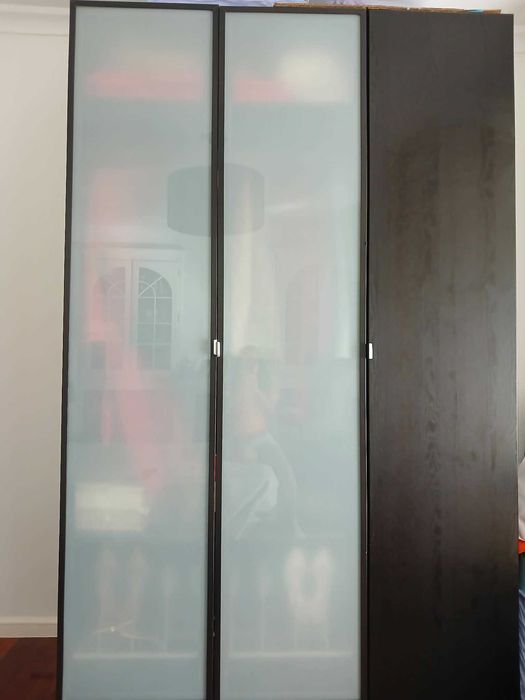 Guarda fatos IKEA com sapateira