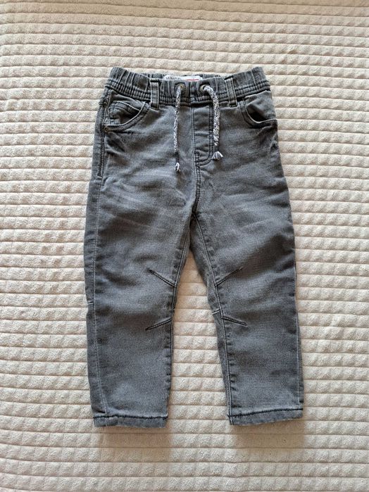 Jeansy ze ściągaczami dla chłopca rozmiar 86/92