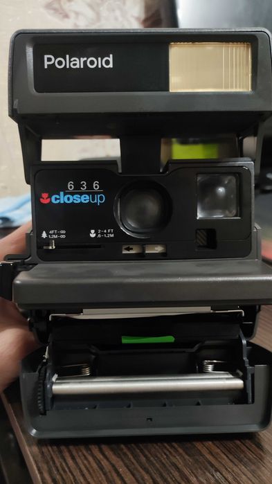 Фотоапарат полароїдний 636 closeup.
